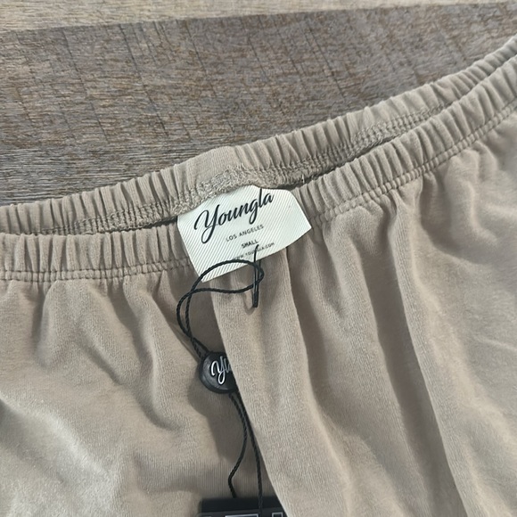 New - Picture 2 of 3